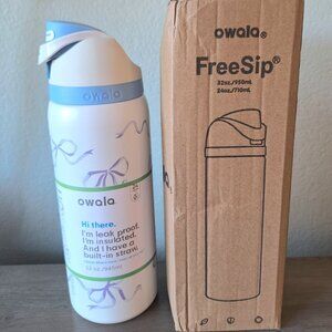 NWT Owala "Tied And True" Blue Bows 32oz Freesip Limited Edition